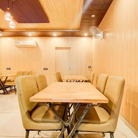 Hotel O Platinum Zirakpur Zewnętrze zdjęcie